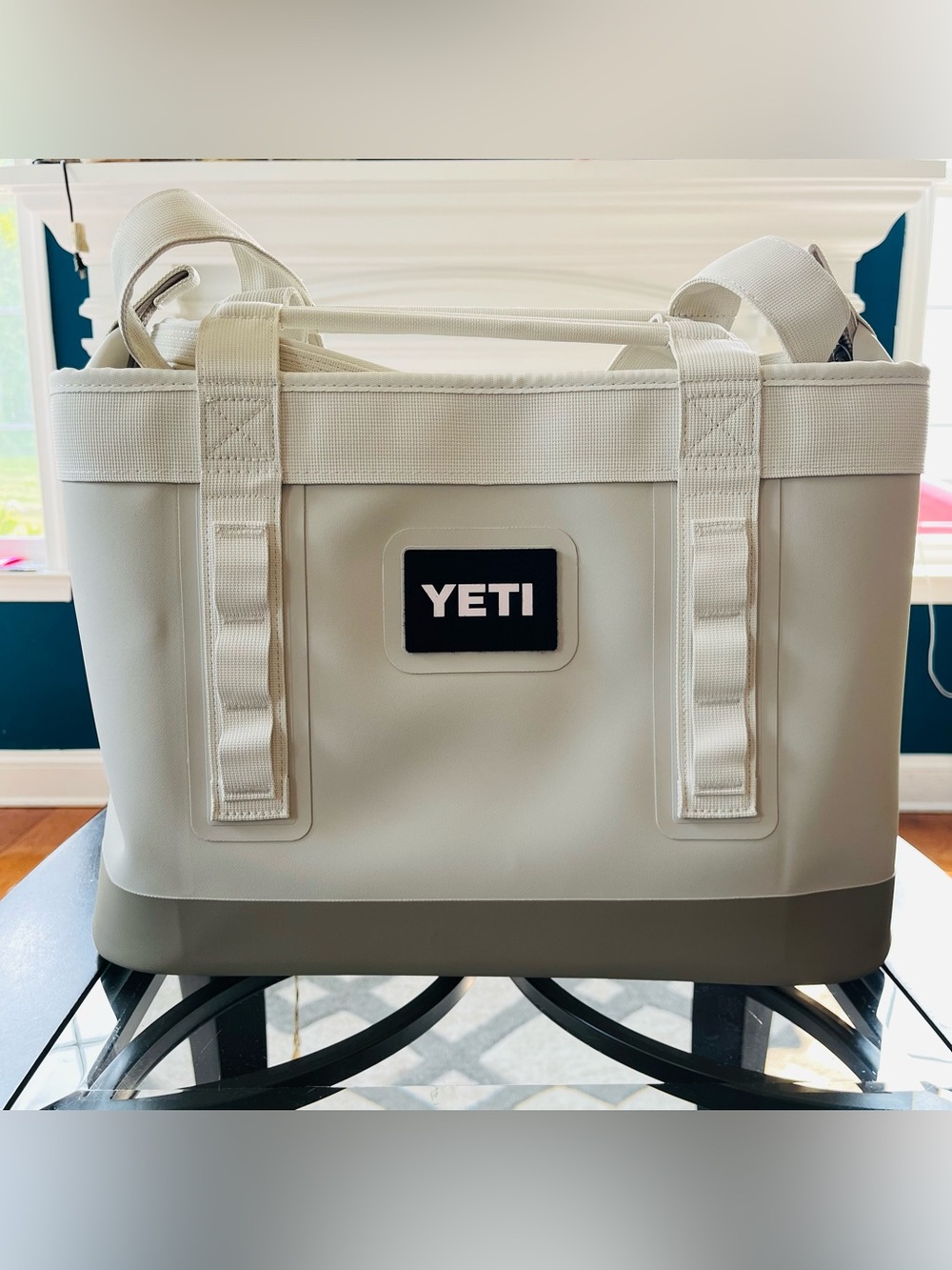 YETI Camino Zip CarryAll 18L Tote Bag Color Cape Taupe - Picture 2 of 9
